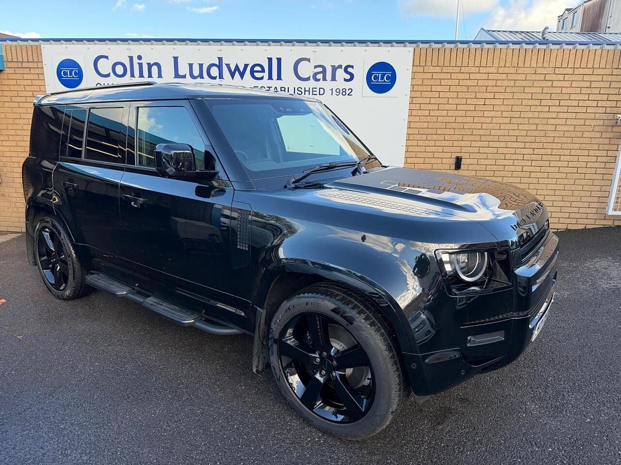 2025 Land Rover Defender Hard Top X-Dynamic HSE D MHEV Automatic