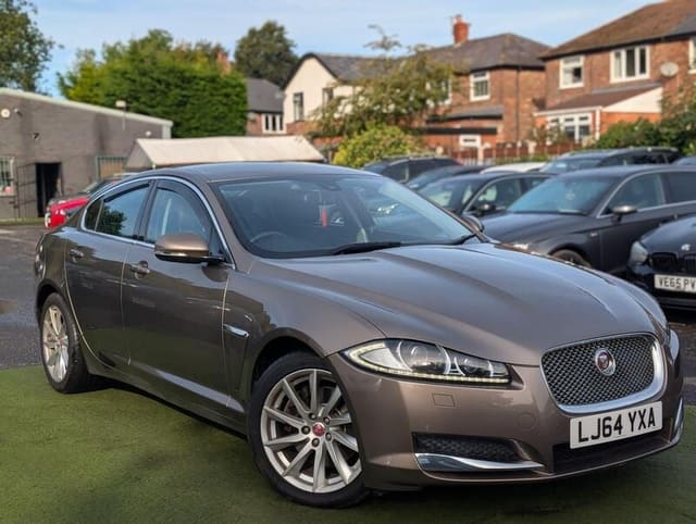 2014 Jaguar XF Luxury D Auto - Image 1