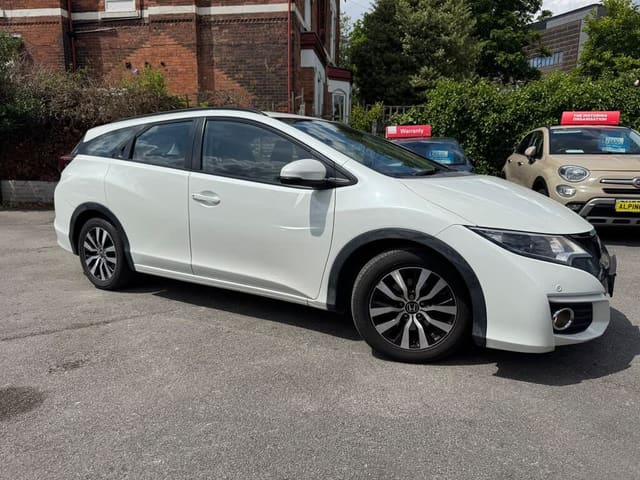 2017 Honda Civic i-DTec SE+ - Image 1