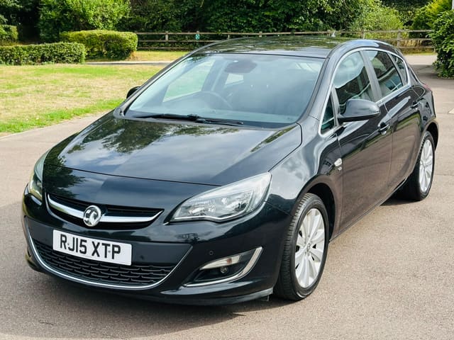2015 Vauxhall Astra Elite Auto - Image 1