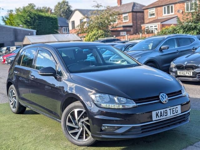 2019 Volkswagen Golf Match TDI - Image 1