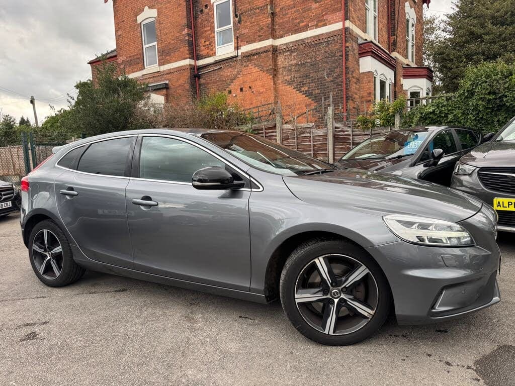 2019 Volvo V40 R-Design Edition T3 Auto