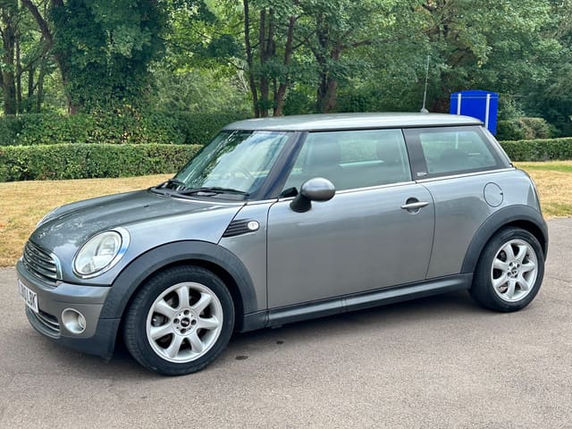 2010 Mini Cooper Graphite Auto - Image 1