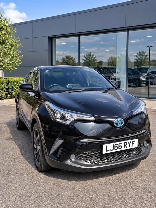 2017 TOYOTA C-Hr - Image 1