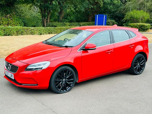 2017 Volvo V40 Inscription T3 Auto - Image 1