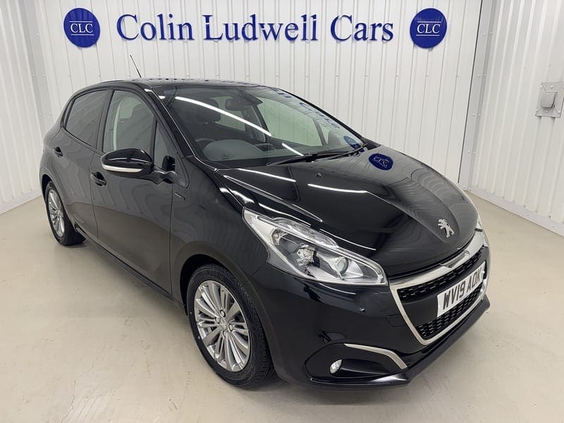 2019 Peugeot 208 Signature PureTech S/S