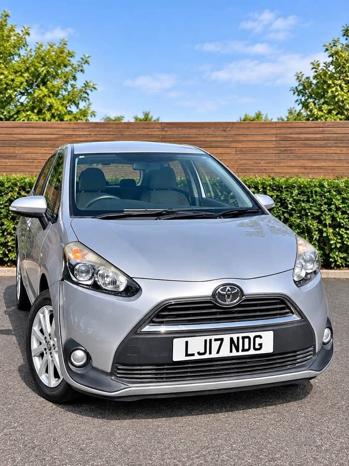 2017 TOYOTA Sienta