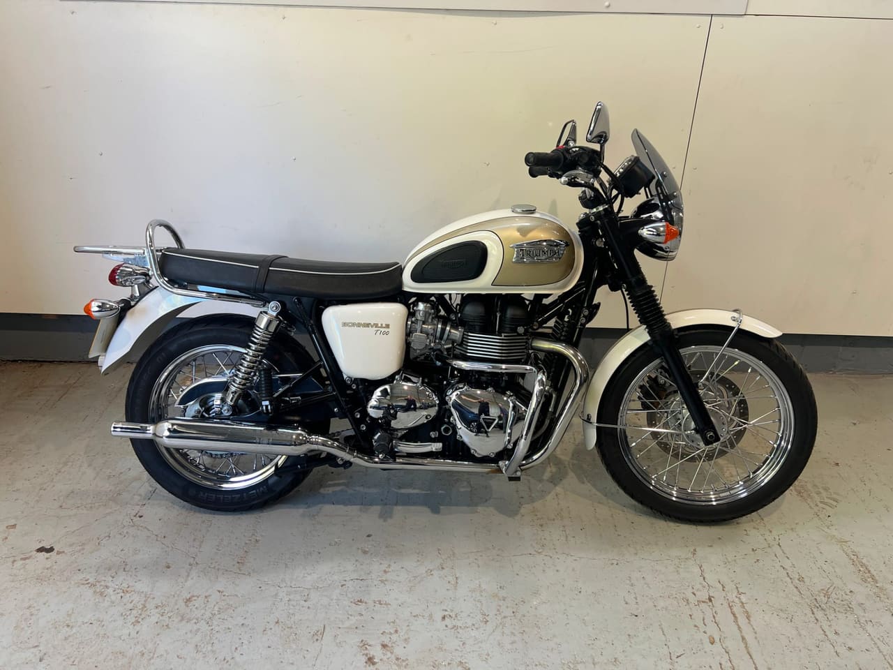 2015 TRIUMPH BONNEVILLE T 100 (865)
