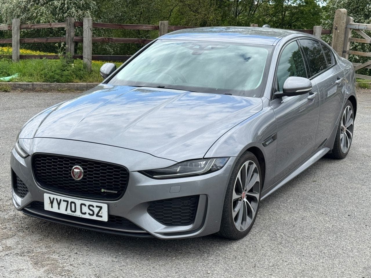 2020 Jaguar XE R-Dynamic SE D Auto